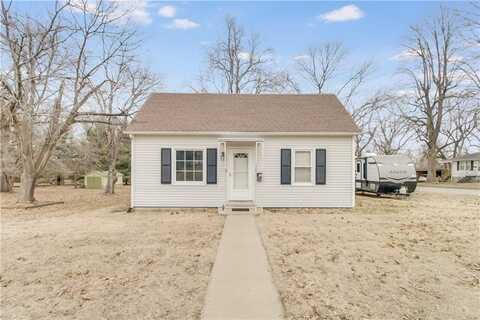 116 E 12th Street, Higginsville, MO 64037