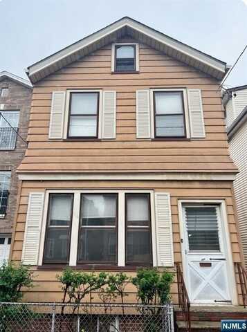 421 Central Avenue, Harrison, NJ 07029