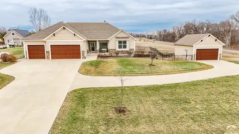 18220 Prairie View Road, Tonganoxie, KS 66086