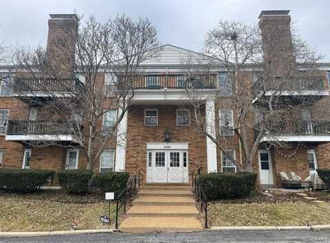 10381 Oxford Hill Drive, Saint Louis, MO 63146