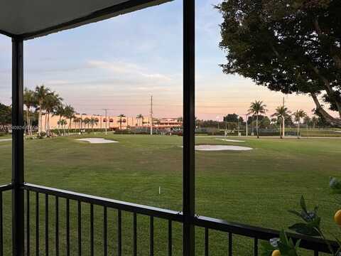9200 N Hollybrook Lake Dr, Pembroke Pines, FL 33025
