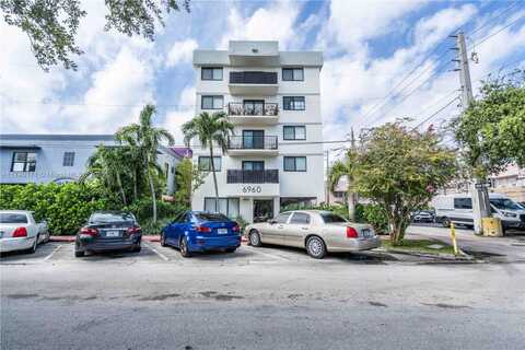 6960 Rue Vendome, Miami Beach, FL 33141