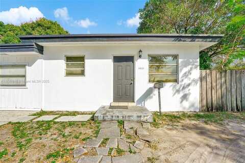 2546 Coolidge St, Hollywood, FL 33020