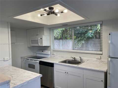 2809 NE 6th Ln, Wilton Manors, FL 33334