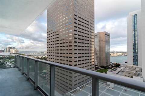 300 S Biscayne Blvd, Miami, FL 33131