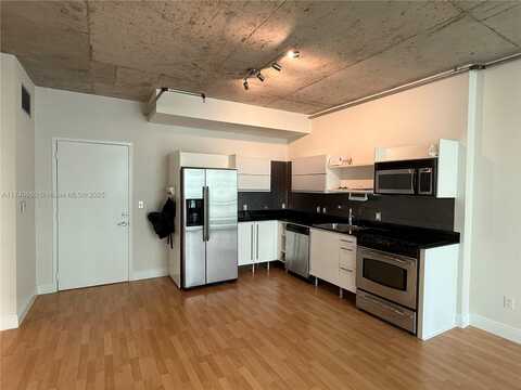 690 SW 1st Ct, Miami, FL 33130