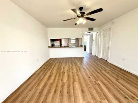 2880 NE 203rd St, Aventura, FL 33180