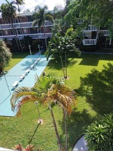 201 NE 14th Ave, Hallandale Beach, FL 33009