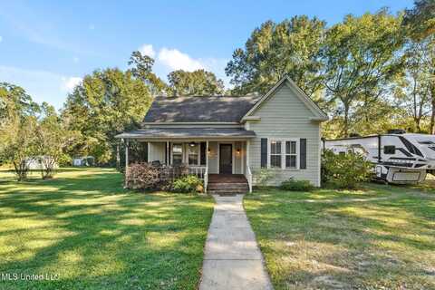 502 Collins Street, Ellisville, MS 39437