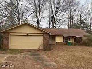 325 W Oak Leaf Court, Ridgeland, MS 39157