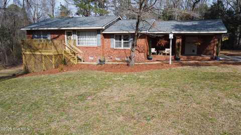 1104 Hart Circle, Snow Hill, NC 28580