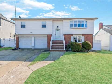 2344 Redmond Road, North Bellmore, NY 11710