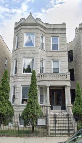 3319 W Pierce Avenue, Chicago, IL 60651