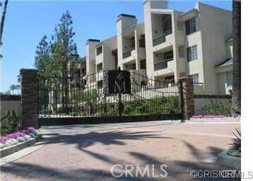 5530 Owensmouth Avenue, Woodland Hills, CA 91367