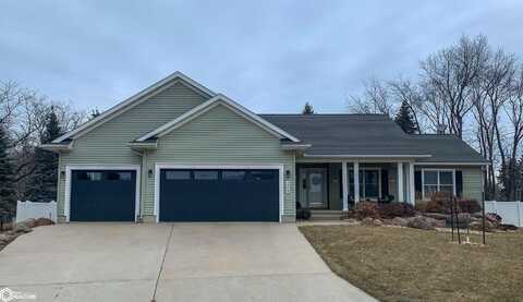 205 Oak Hill Drive, Hampton, IA 50441