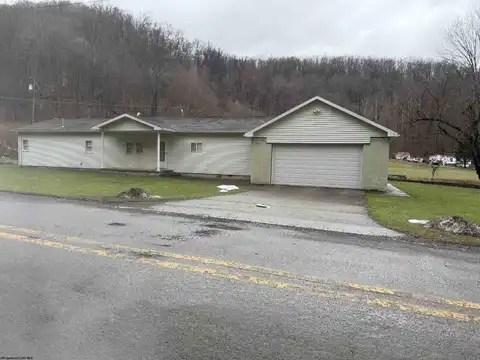 789 Grassy Run Road, Fairmont, WV 26554