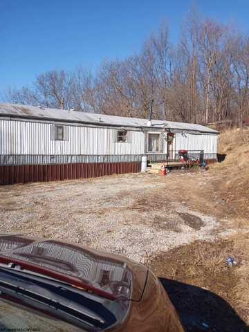 7640 Clarksburg Road, Volga, WV 26238