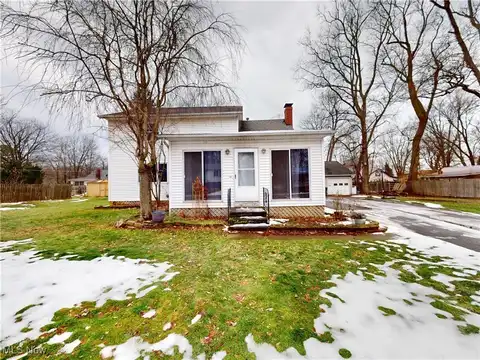 1502 Rosena Avenue, Madison, OH 44057