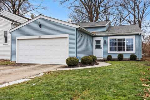 8834 Holly Lane, Olmsted Falls, OH 44138