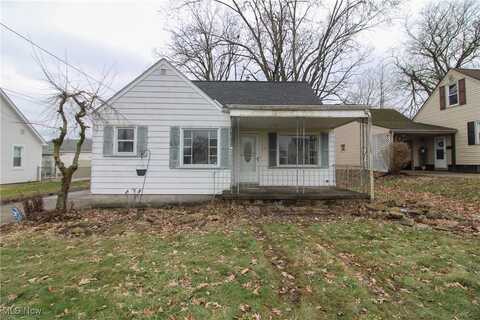 128 Renee Drive, Struthers, OH 44471