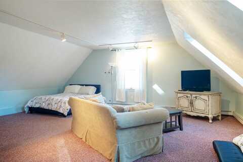 176 North Street APT, Norfolk, MA 02056