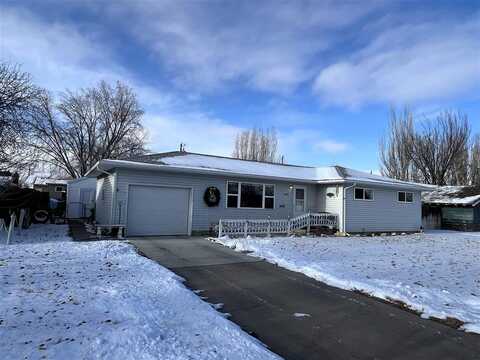 1612 Coburn Ave, Worland, WY 82401