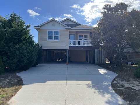 405 W Holly Street, Kill Devil Hills, NC 27948