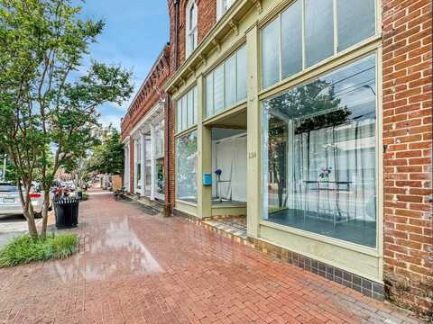 134 S Main St, Warrenton, NC 27589