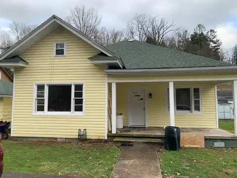 137 Valley St, Salem, WV 26426