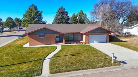 703 Wink Ave, Oakley, KS 67748