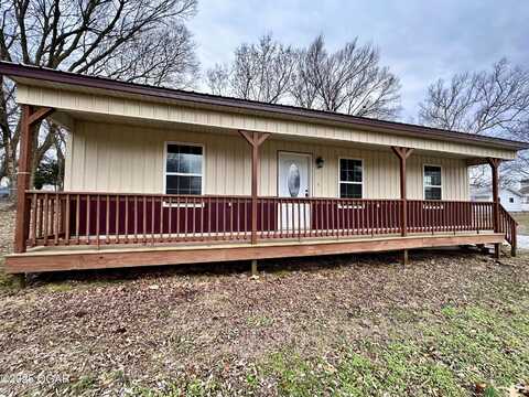 406 W Maple Street, Diamond, MO 64840