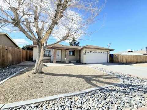 1633 S McCall ST, Ridgecrest, CA 93555