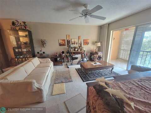 8260 SW 24th St, North Lauderdale, FL 33068