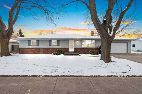 407 PAPERMAKER Drive, KIMBERLY, WI 54136