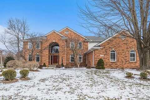 3702 Sleepy Fox Drive, Rochester Hills, MI 48309