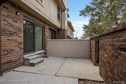 3140 WOODS unit 11 Circle, Detroit, MI 48207