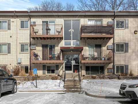 240 Wentworth Avenue W, West Saint Paul, MN 55118