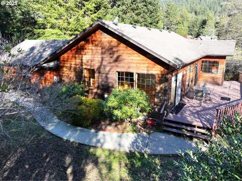 308 WINCHUCK RIVER RD, Brookings, OR 97415