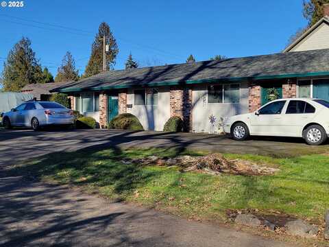 605 WILLAMETTE ST, Oregon City, OR 97045