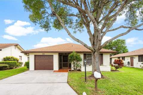 6369 Lakemont Circle, Greenacres, FL 33463