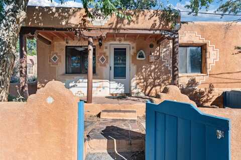 1029 W Houghton, Santa Fe, NM 87505