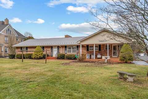 305 Evergreen Ave, Rural Retreat, VA 24368