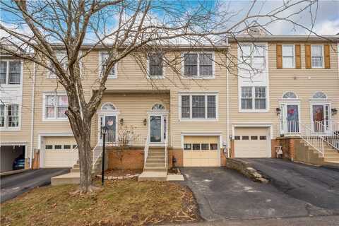 4 Cherryhurst Ln, Cecil, PA 15017