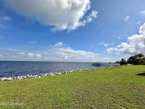 777 Arnolds Beach Road, Roper, NC 27970