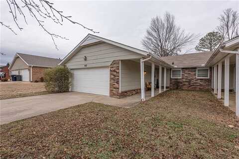 907 W Linden ST, Rogers, AR 72756