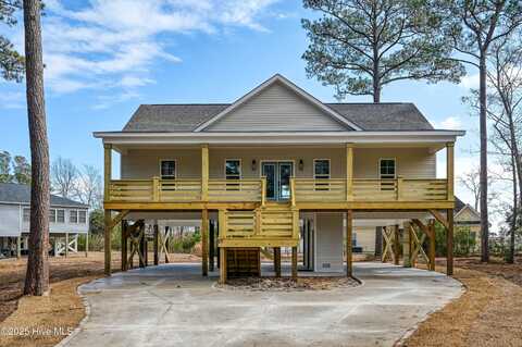 121 Cove Court, Sneads Ferry, NC 28460