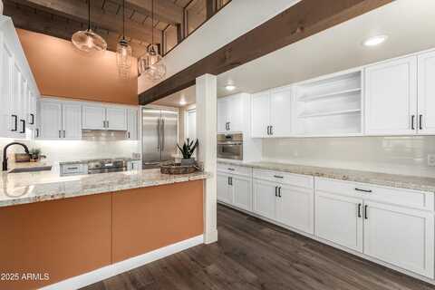 8502 E CAVE CREEK Road, Carefree, AZ 85377