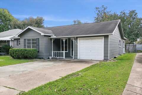 3225 North Dr., Groves, TX 77619