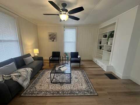 156 W High Street, Circleville, OH 43113