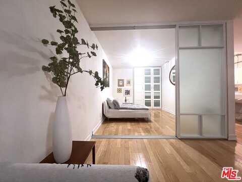 11645 Montana Ave, Los Angeles, CA 90049